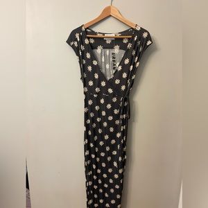 Urban Outfitters Zina Wrap Midi Dress Carbon Gray Floral